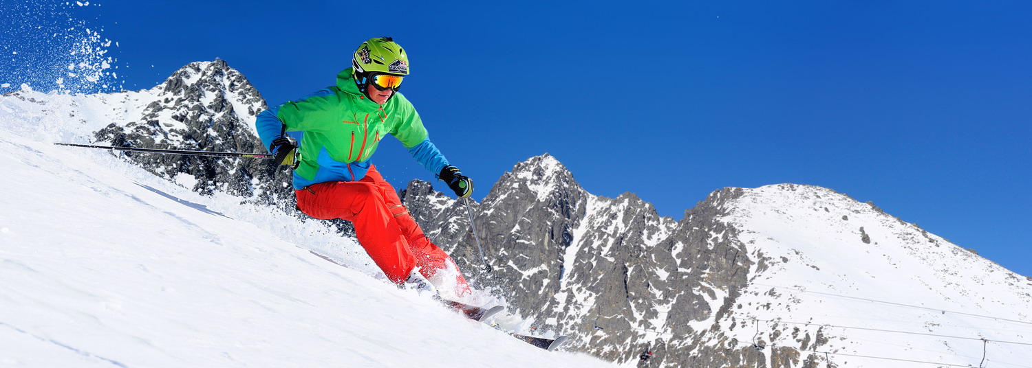 Lomnické sedlo pre lyžiarov až v piatok