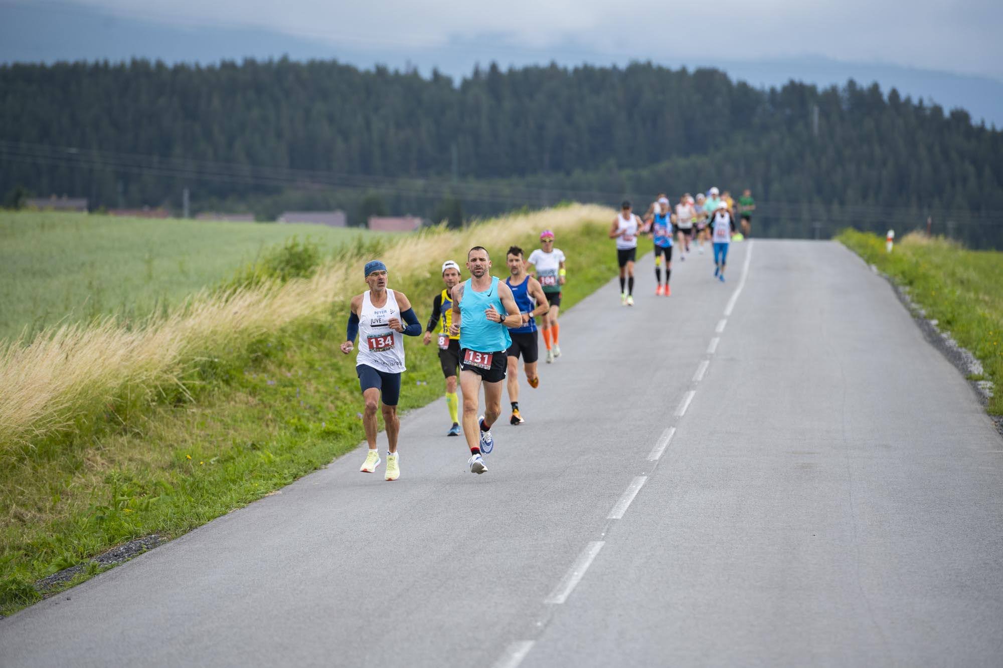 Malý štrbský maratón na 44. ročníku opäť privíta zahraničných bežcov