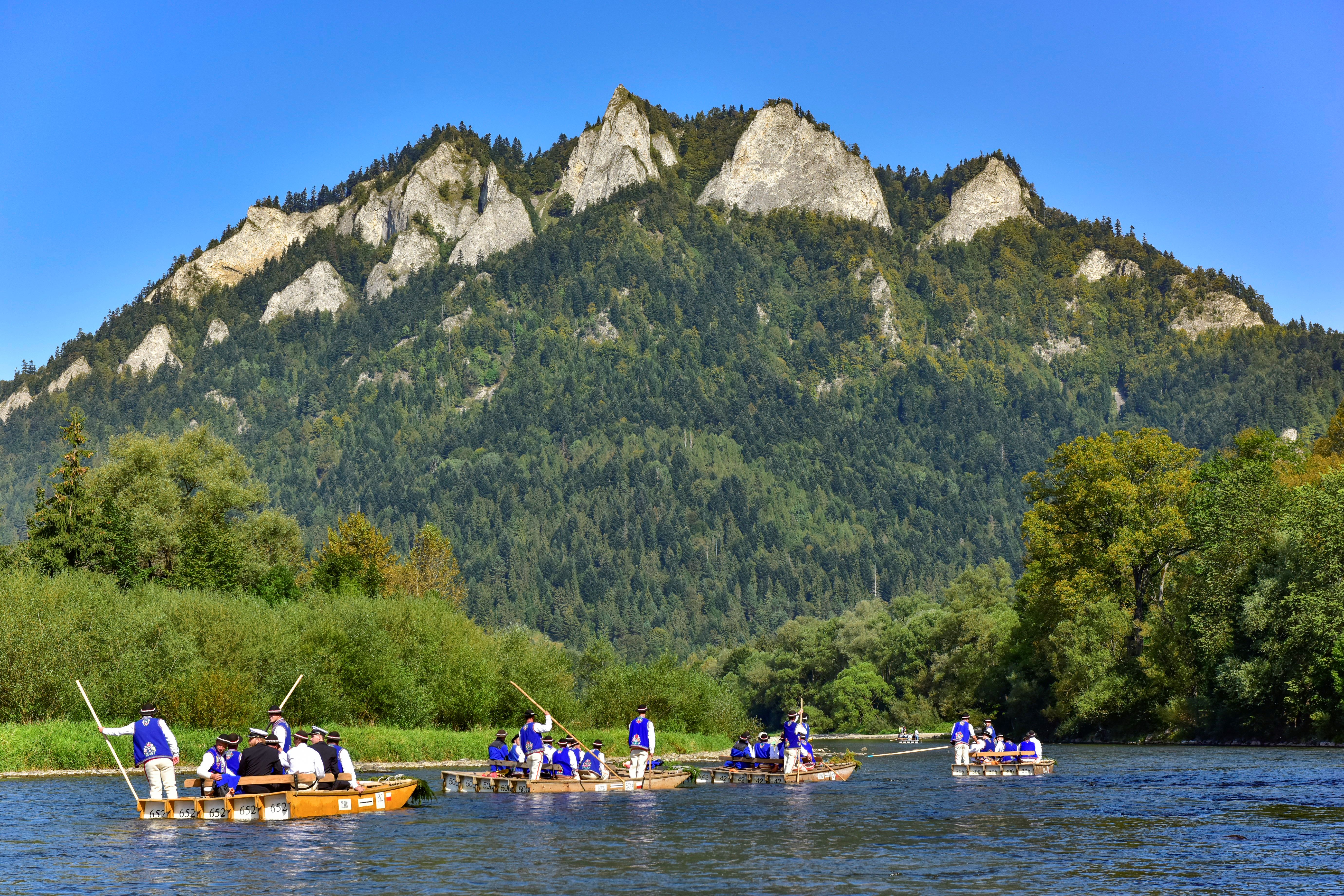 Pieniny Mts. – rafting and traditional wooden rafts