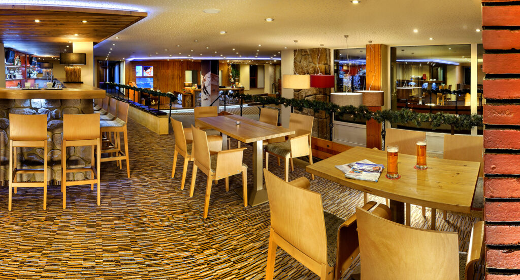 Lobby Bar - Hotel FIS