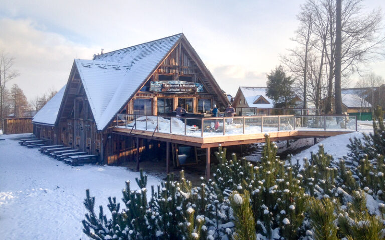 HUMNO - Restaurant & Music pub