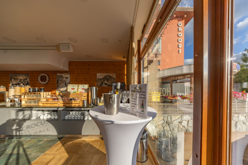 hotel Crocus-recepcia