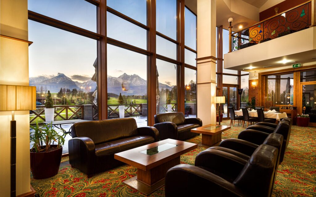 Lobby bar hotela International
